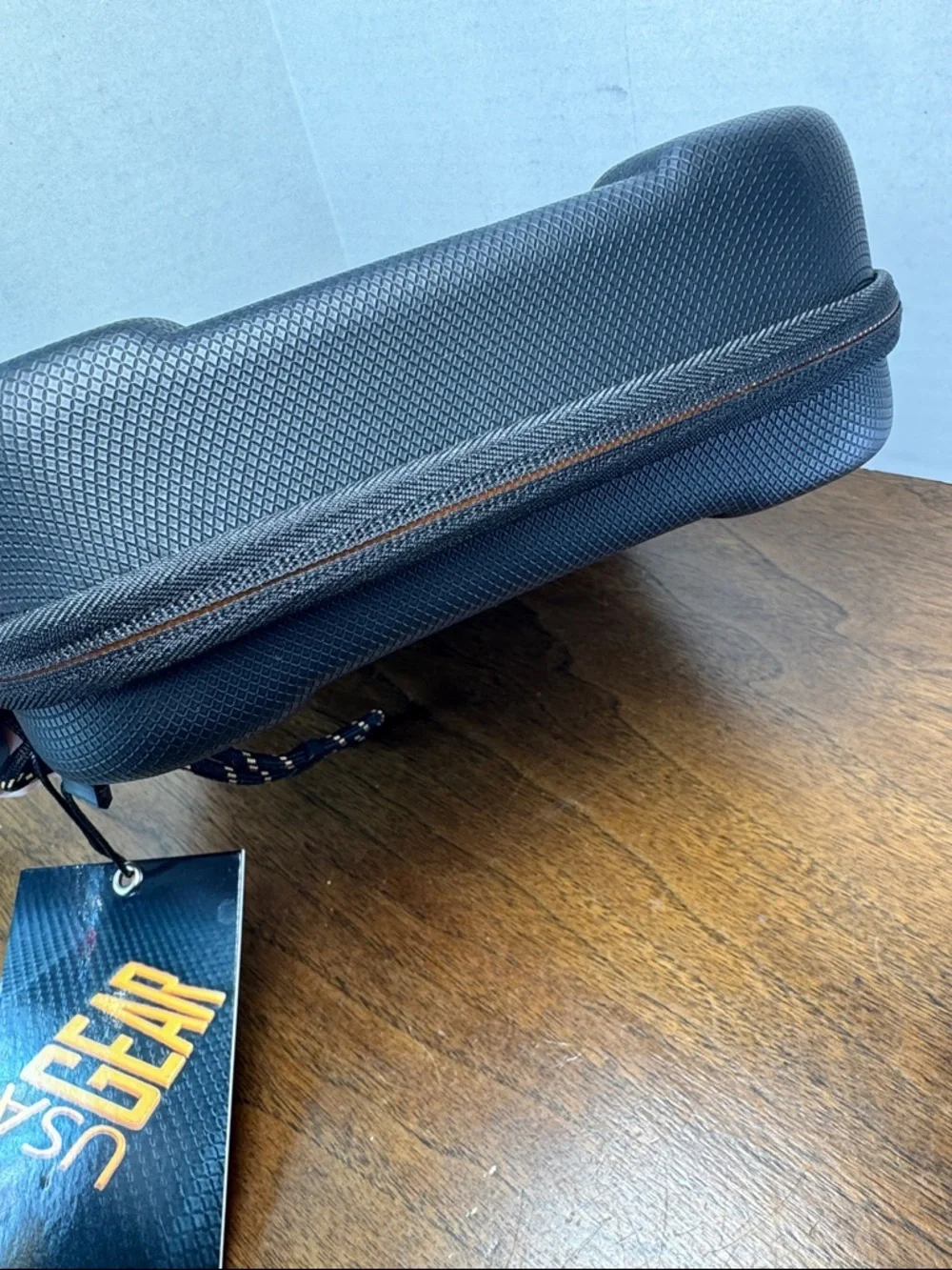 NWT USA Gear XL Semi-Hard Shell Dart Protective Case for 15 Darts Tips, Flights